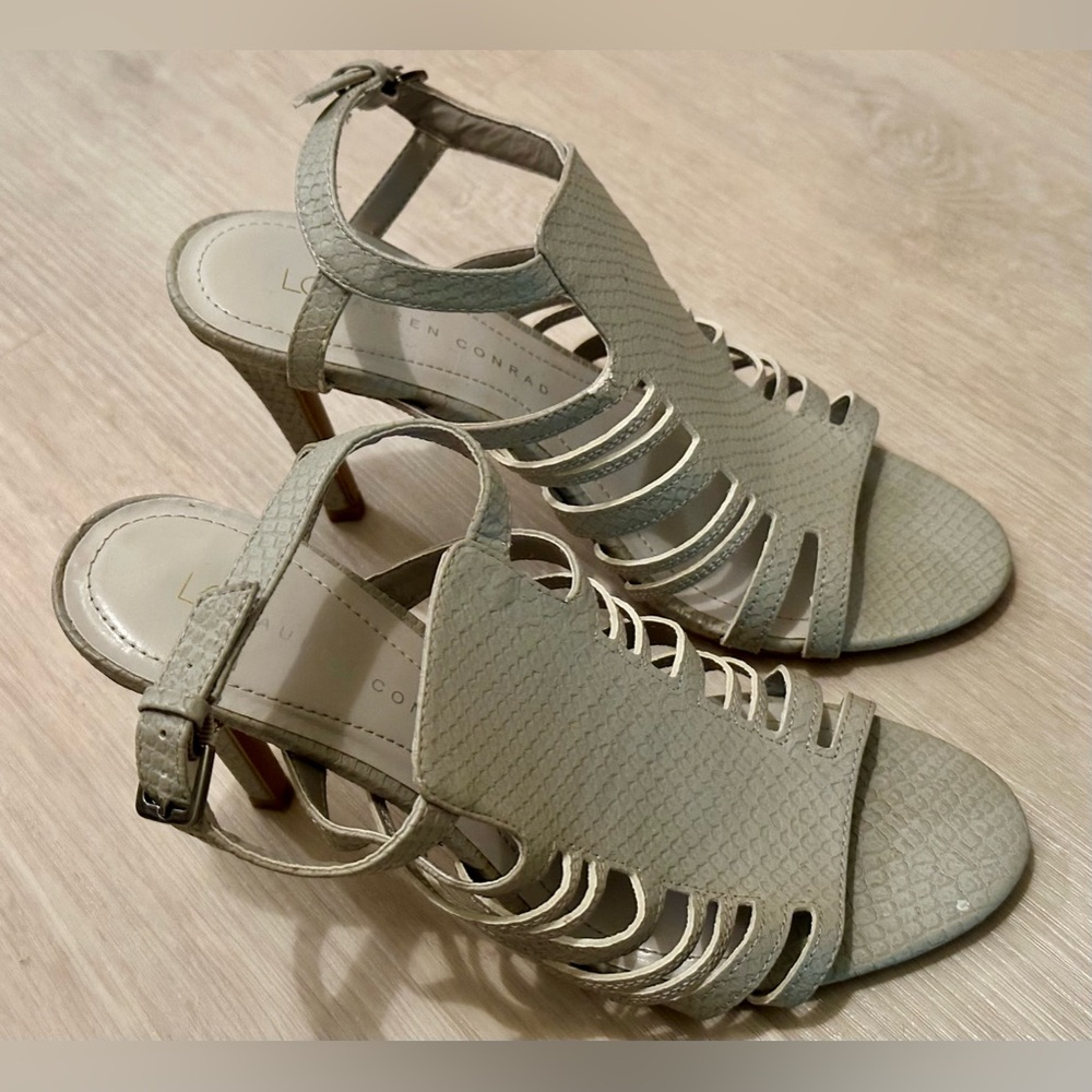LC Lauren Conrad Gray Heels, Women’s Open Toe 4-Inch Buckle Shoes, Size 8.5